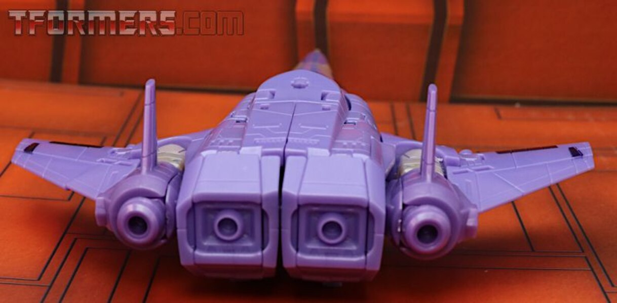 Transformers Kingdom Wave 1 Voyager Cyclonus  (18 of 40)